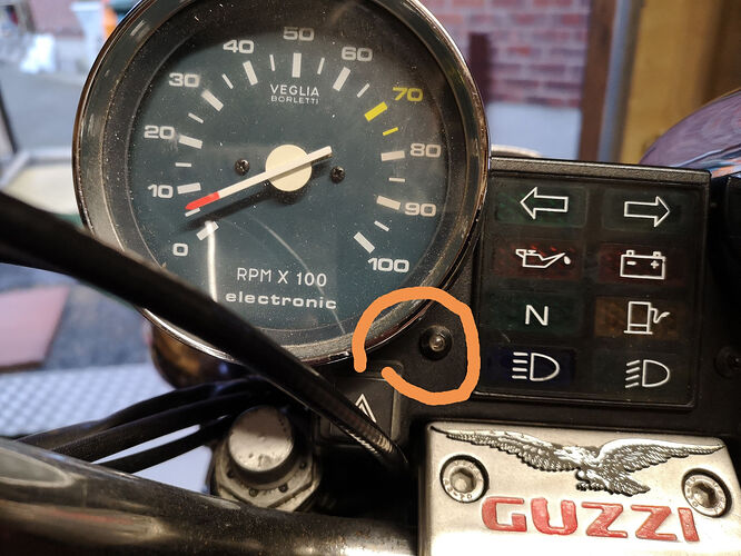 Guzzi LED.jpg