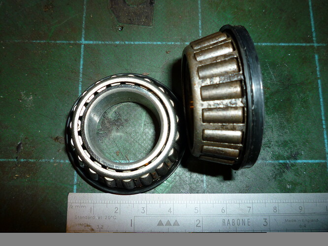 Taper_bearings_close